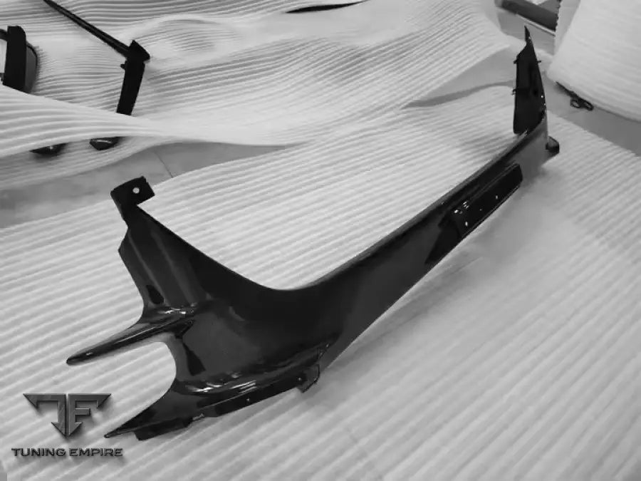 FERRARI 812 OEM CARBON FIBER BODY KIT