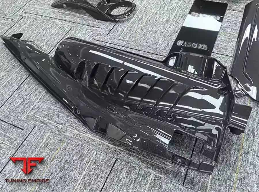 FERRARI F8 OEM CARBON BODY KIT PARTS