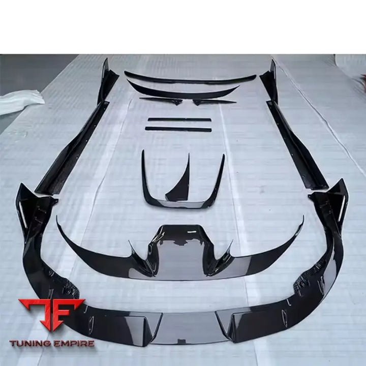FERRARI F8 CARBON FIBER PARTS