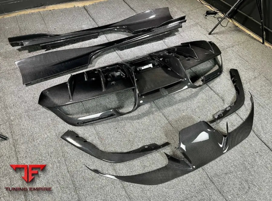 FERRARI F8 OEM CARBON BODY KITS PARTS