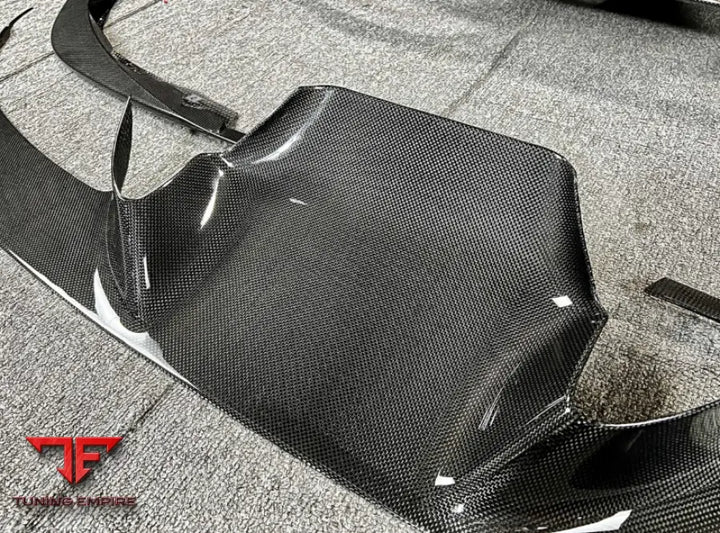 FERRARI F8 OEM CARBON BODY KITS PARTS