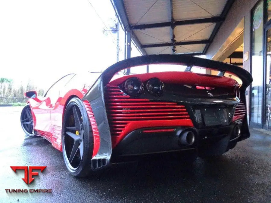 FERRARI F8 TRIBUTO