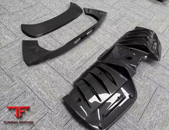 FERRARI SF90 CARBON BODY KIT PARTS