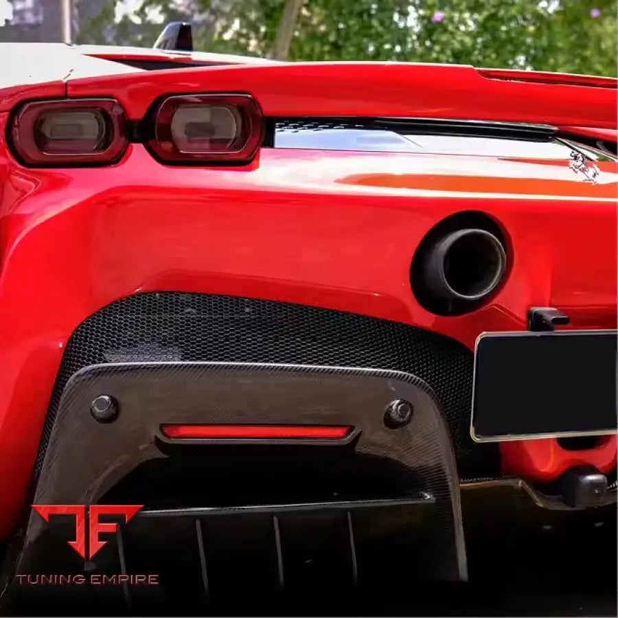 FERRARI SF90 DRY CARBON FIBER BODY KIT