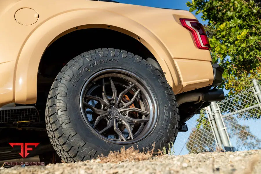 FORD F-150 RAPTOR WHEELS AND EXHAUST SYSTEM