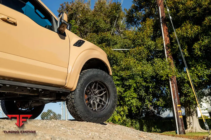 FORD F-150 RAPTOR WHEELS AND EXHAUST SYSTEM