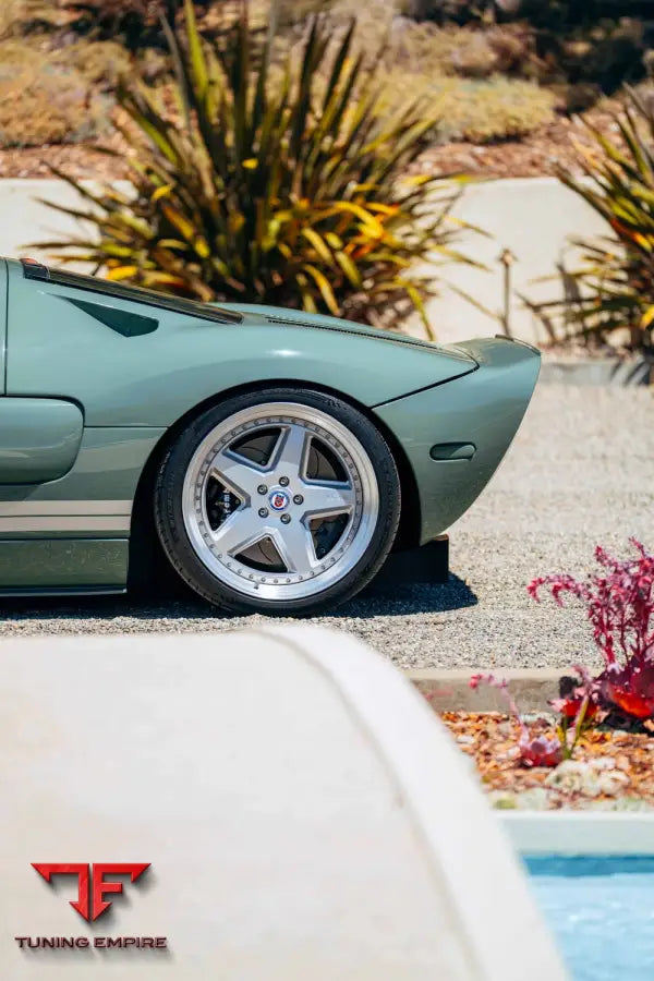 FORD GT FORGED WHEELS AND EXHAUST SYSTEM