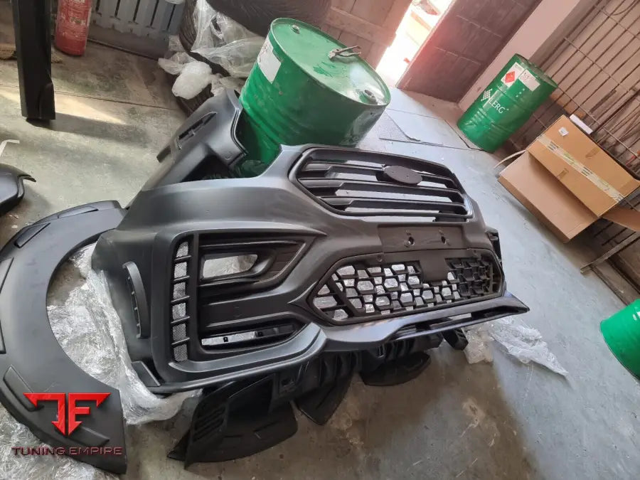 FORD CUSTOM PO LIFT SR66 BODY KIT