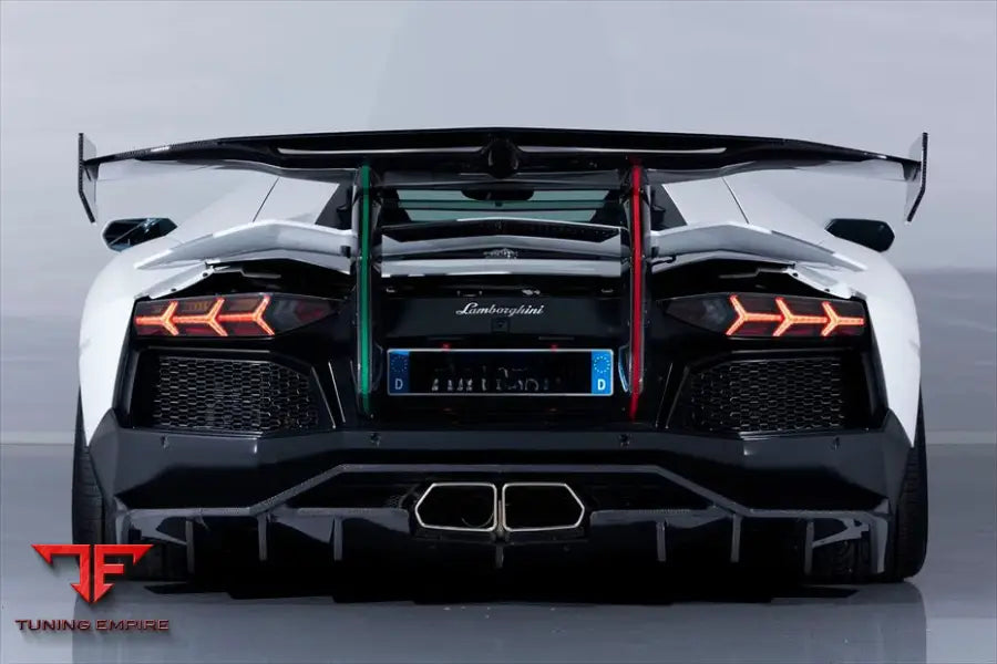 LAMBORGHINI AVENTADOR BODY KIT