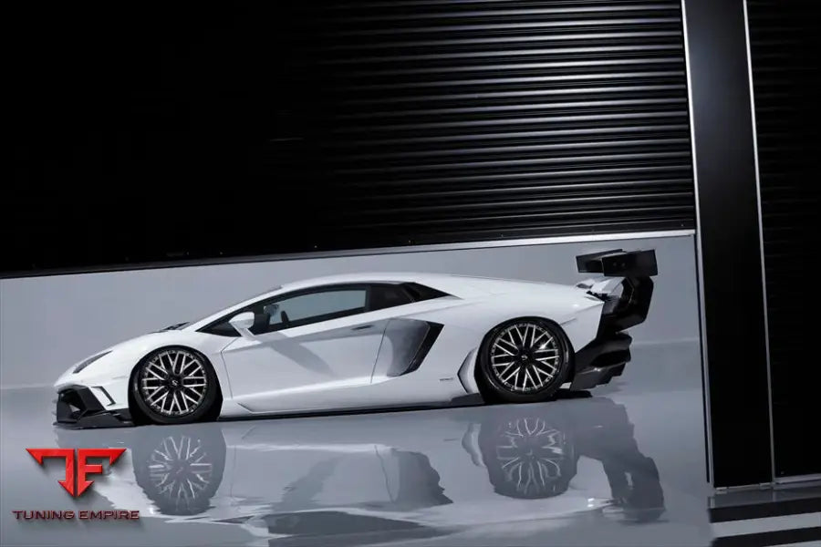 LAMBORGHINI AVENTADOR BODY KIT