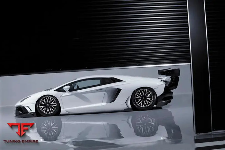 LAMBORGHINI AVENTADOR BODY KIT