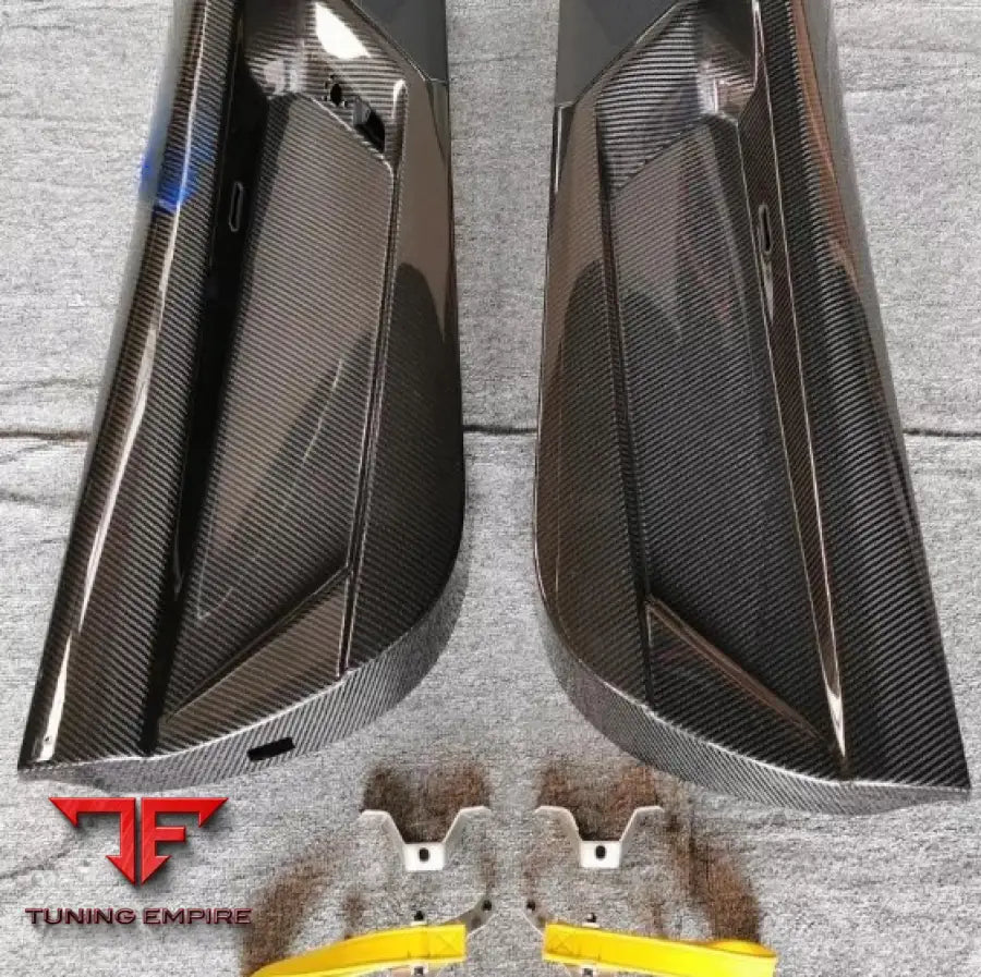 LAMBORGHINI AVENTADOR CARBON FIBER DOORS
