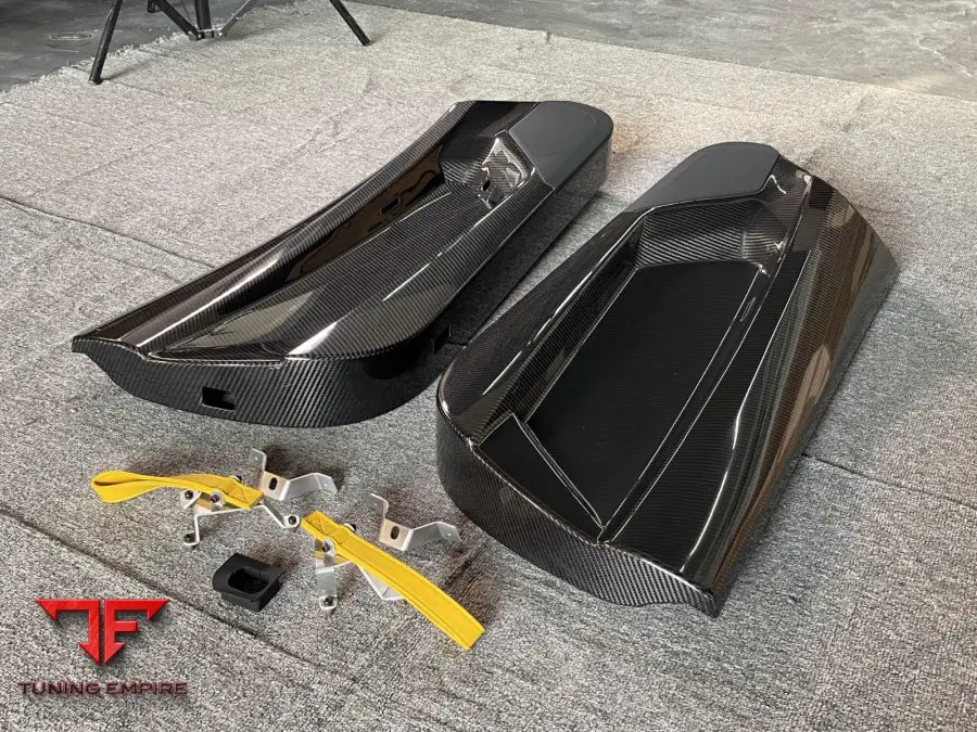 LAMBORGHINI AVENTADOR DRY CARBON INNER DOOR PANELS
