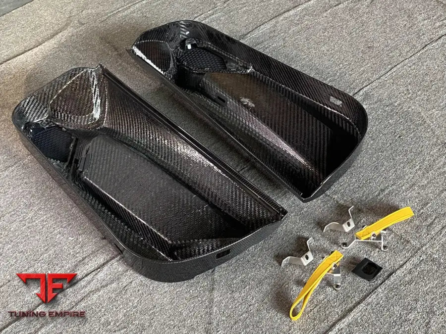 LAMBORGHINI AVENTADOR DRY CARBON INNER DOOR PANELS