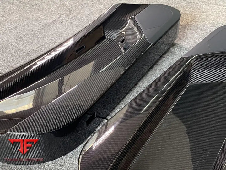 LAMBORGHINI AVENTADOR DRY CARBON INNER DOOR PANELS