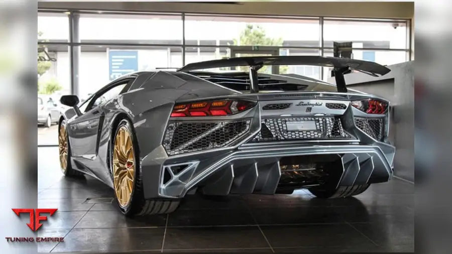 LAMBORGHINI AVENTADOR SV SPOILER