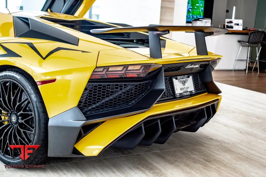 LAMBORGHINI AVENTADOR SV SPOILER