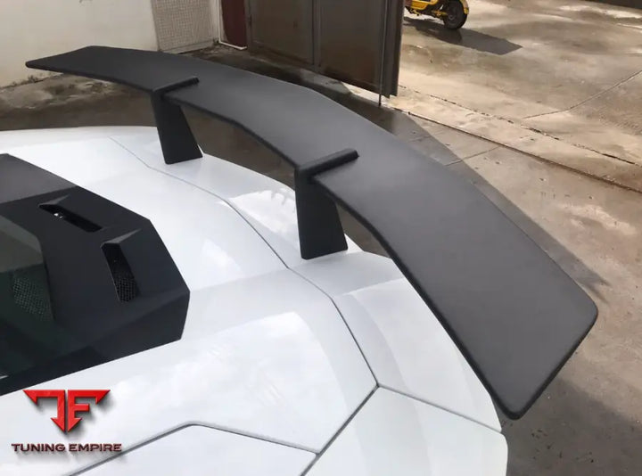 LAMBORGHINI AVENTADOR CARBON BODY KITS