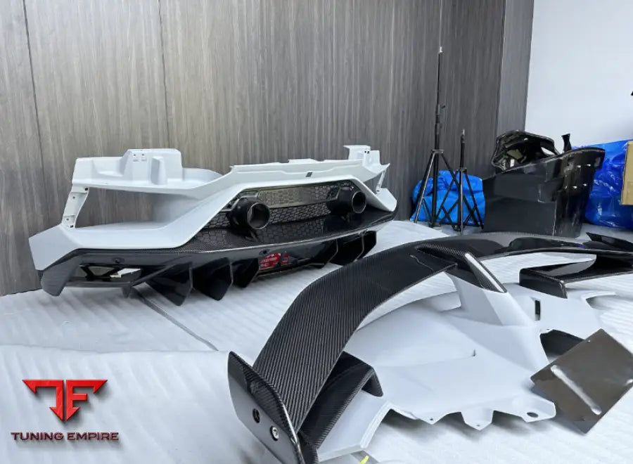 LAMBORGHINI AVENTADOR SVJ CARBON BODY KITS