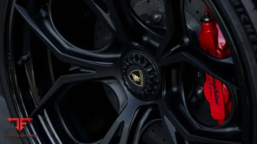 LAMBORGHINI AVENTADOR SVJ FORGED WHEELS AND EXHAUST SYSTEM
