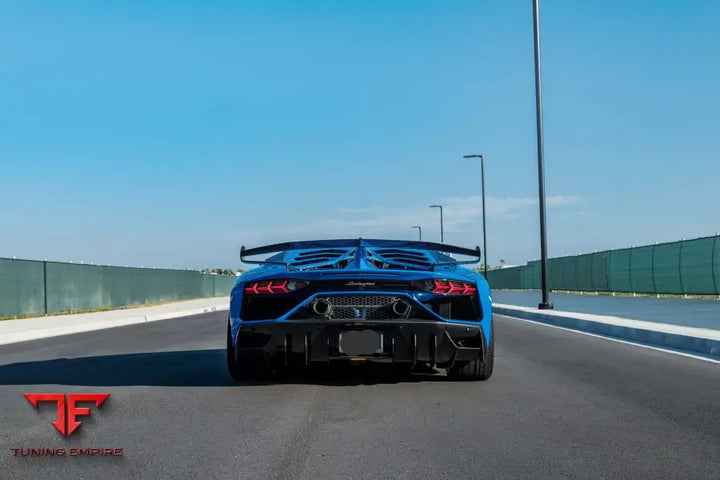 LAMBORGHINI AVENTADOR SVJ FORGED WHEELS AND EXHAUST SYSTEM