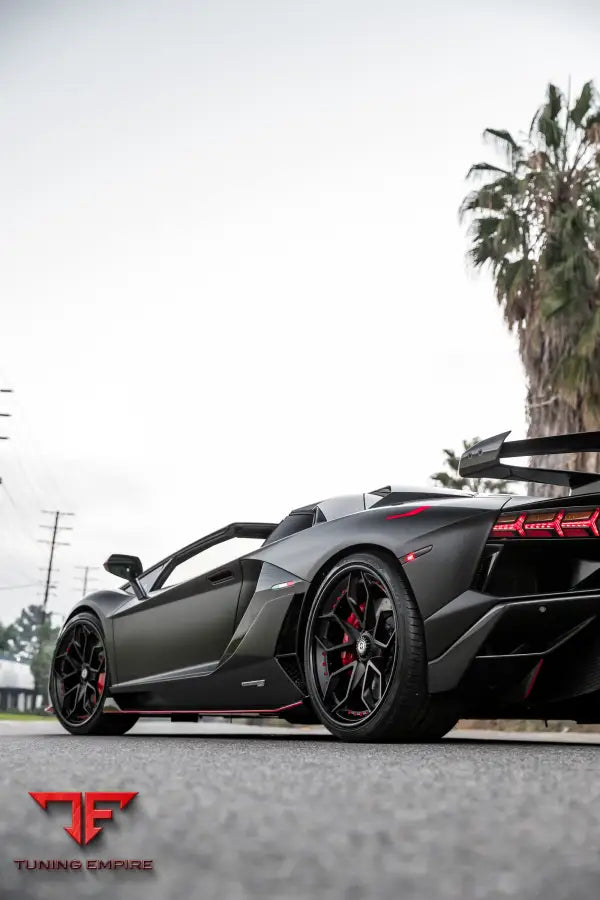 LAMBORGHINI AVENTADOR SVJ FORGED WHEELS AND EXHAUST SYSTEM