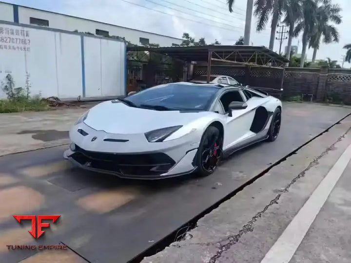LAMBORGHINI AVENTADOR CARBON FIBER BODY KIT