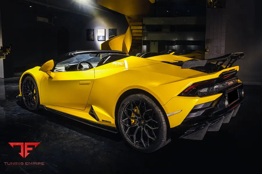 LAMBORGHINI HURACAN EVO OD STYLE DRY CARBON SIDE SKIRTS UNDER BOARD BSD