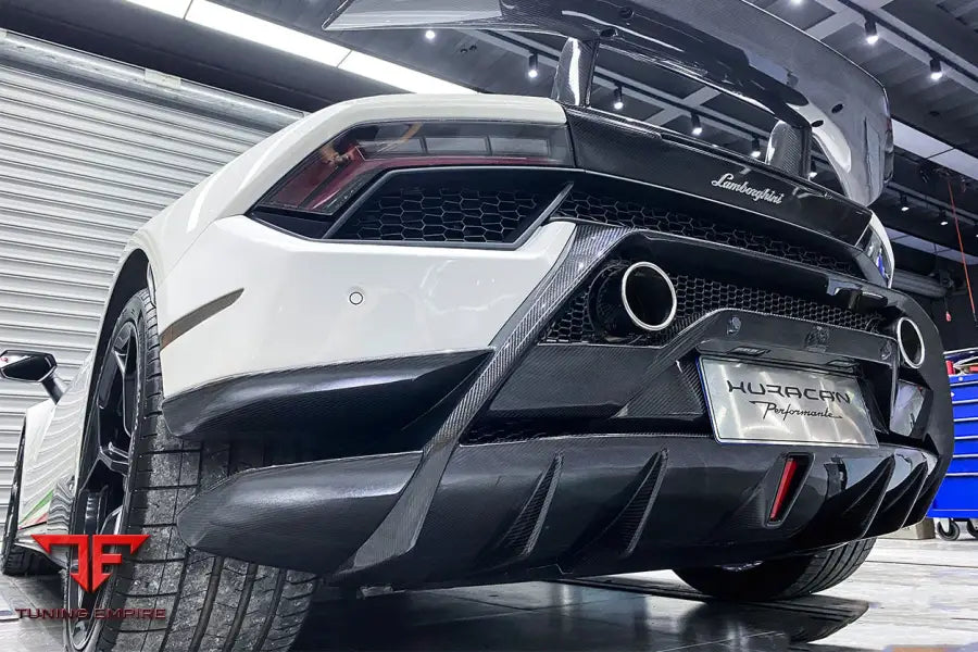 LAMBORGHINI HURACAN LP610 & LP580 PERFORMANTE STYLE PARTIAL CARBON REAR BUMPER BSD