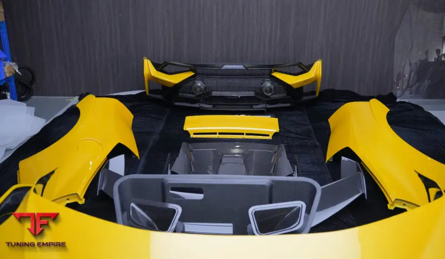 LAMBORGHINI HURACAN SPIDER CARBON BODY KIT