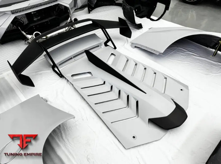 LAMBORGHINI HURACAN 1016 CARBON BODY KITS PARTS