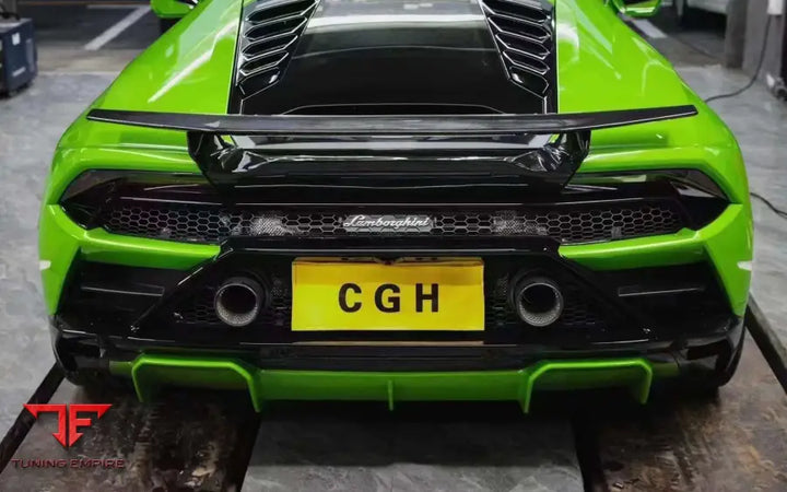 LAMBORGHINI HURACAN TECNICA CARBON FIBER PARTS