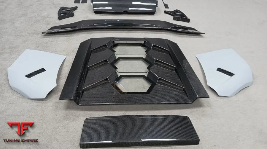 LAMBORGHINI MURCIELAGO LP640 UPGRADE TO LP670 SV DRY CARBON BODY KIT