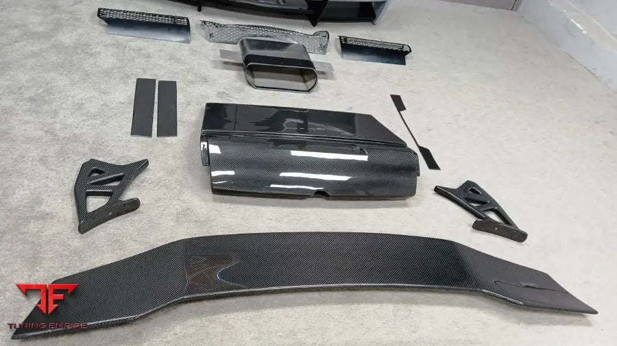 LAMBORGHINI MURCIELAGO LP640 UPGRADE TO LP670 SV DRY CARBON BODY KIT