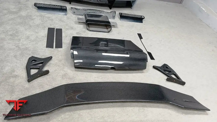 LAMBORGHINI MURCIELAGO LP640 UPGRADE TO LP670 SV DRY CARBON BODY KIT