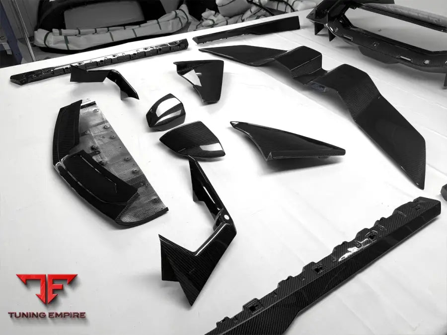 LAMBORGHINI REVUELTO CARBON PARTS