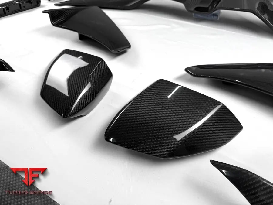 LAMBORGHINI REVUELTO CARBON PARTS
