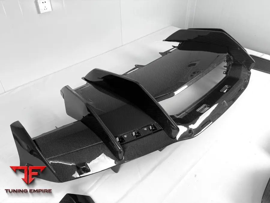 LAMBORGHINI REVUELTO CARBON PARTS