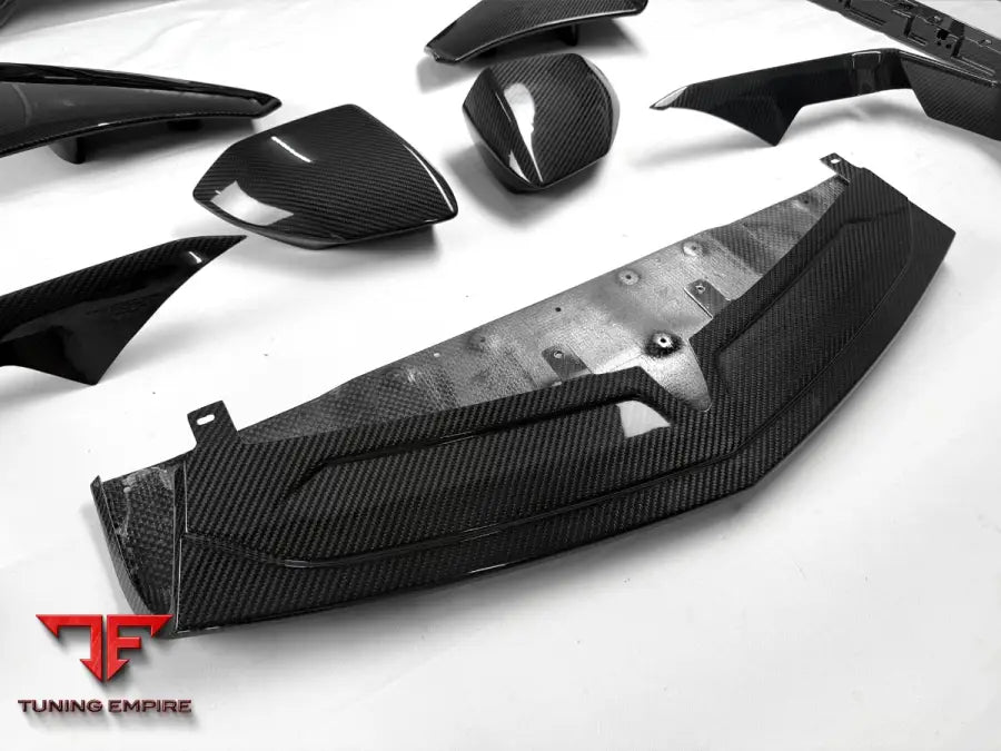 LAMBORGHINI REVUELTO CARBON PARTS