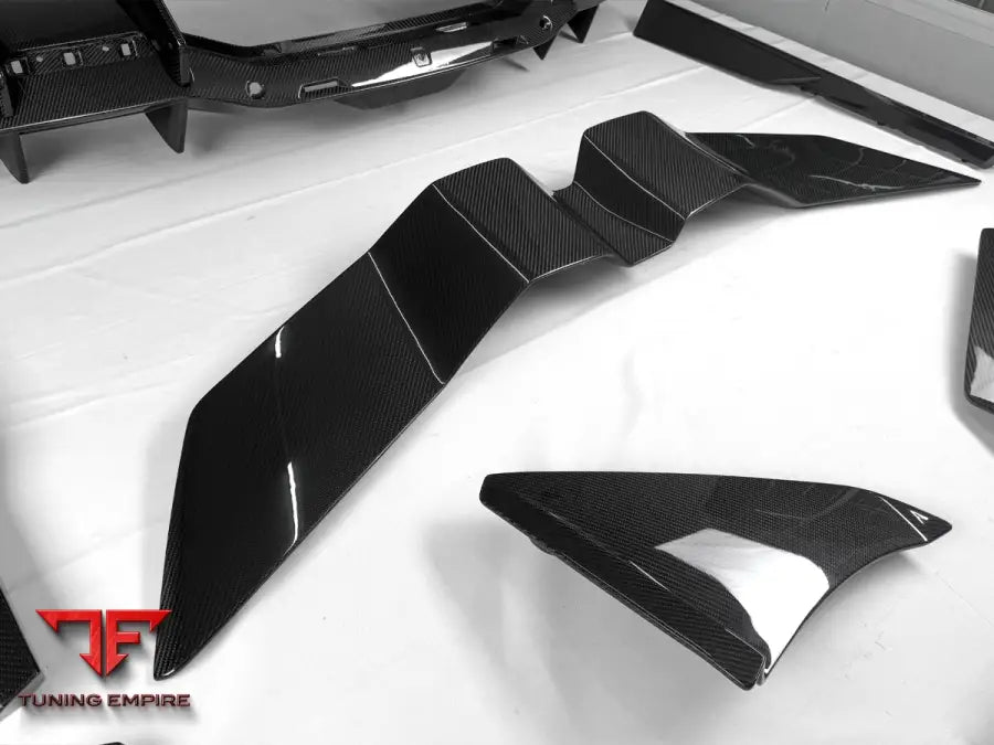 LAMBORGHINI REVUELTO CARBON PARTS
