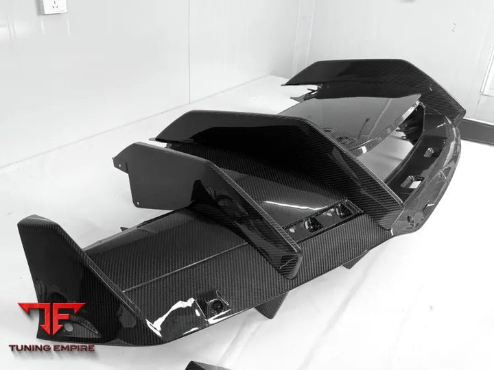 LAMBORGHINI REVUELTO CARBON PARTS