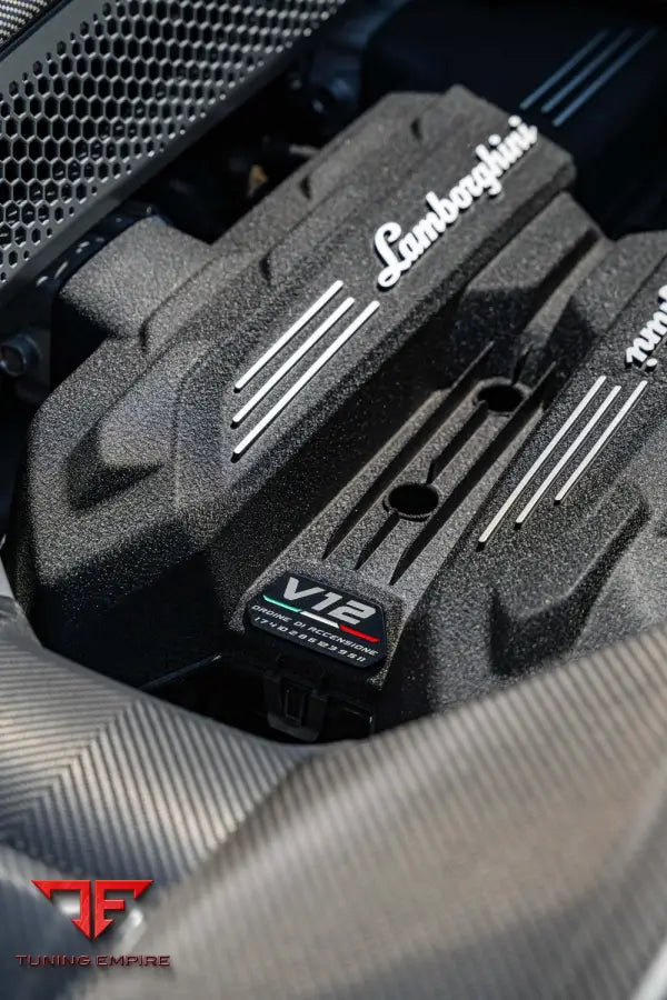 LAMBORGHINI REVUELTO FORGED WHEELS AND EXHAUST SYSTEM