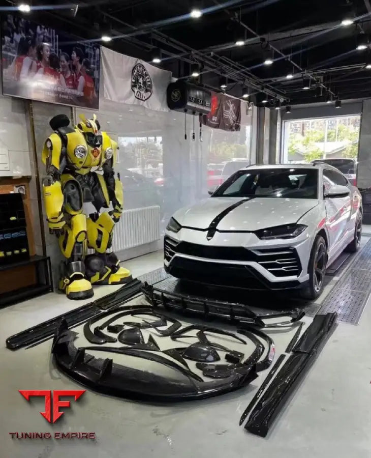 Lamborghini Urus 2018 + Carbon Body Kit