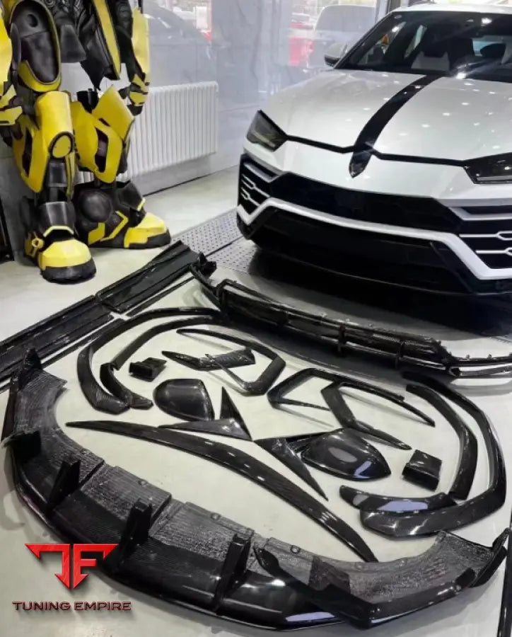 Lamborghini Urus 2018 + Carbon Body Kit