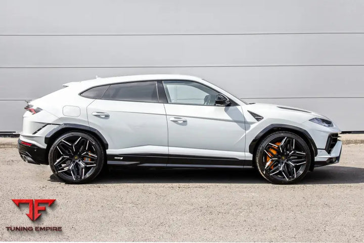 LAMBORGHINI URUS BODY KIT 2017Y+