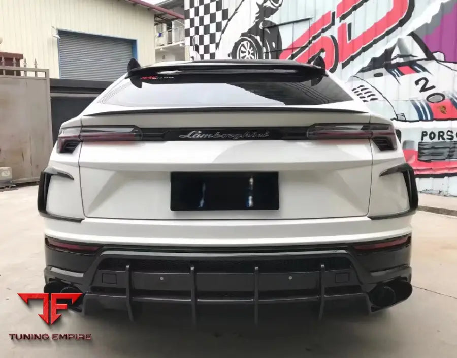 LAMBORGHINI URUS CARBON BODY KIT PARTS