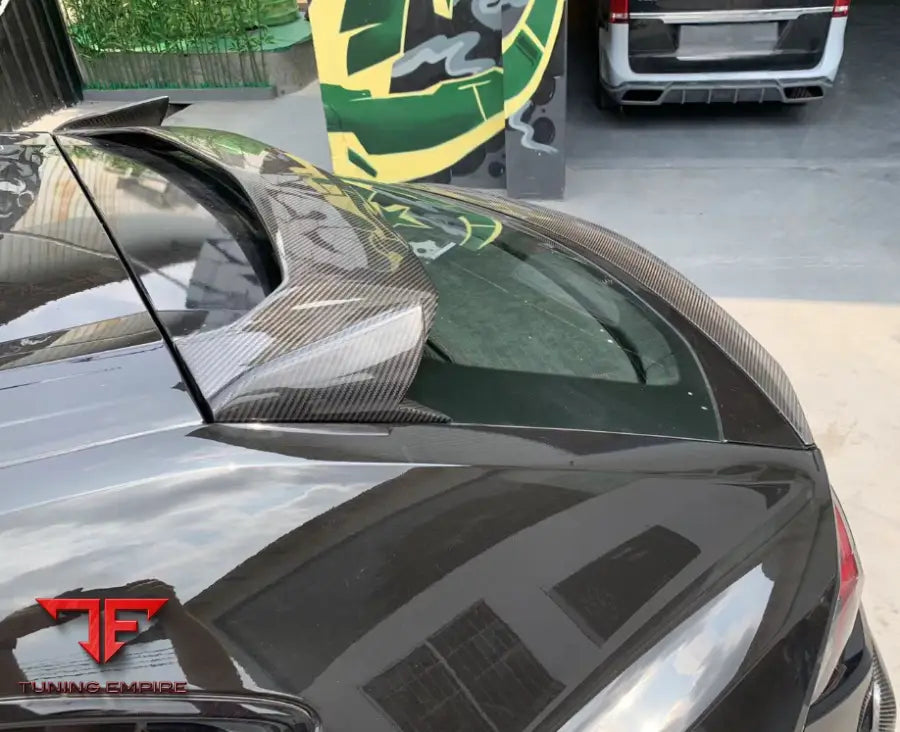 LAMBORGHINI URUS CARBON BODY KITS PARTS