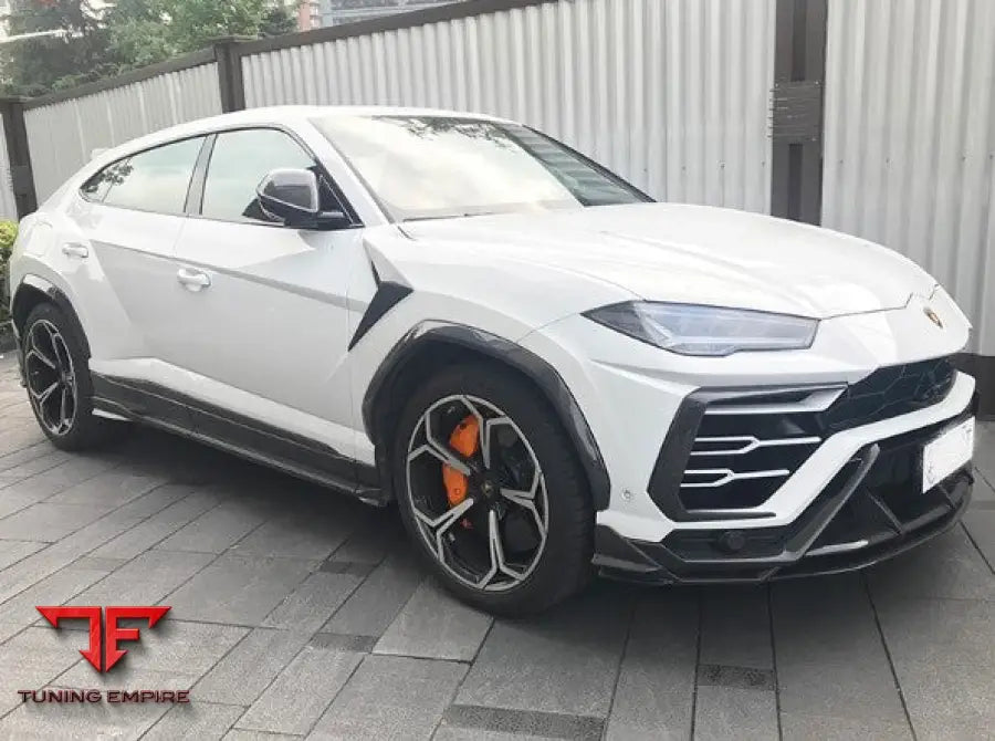 LAMBORGHINI URUS CARBON FIBER AEROKIT