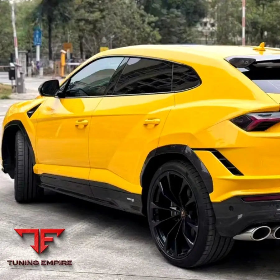LAMBORGHINI URUS DRY CARBON FIBER BODY KIT PARTS