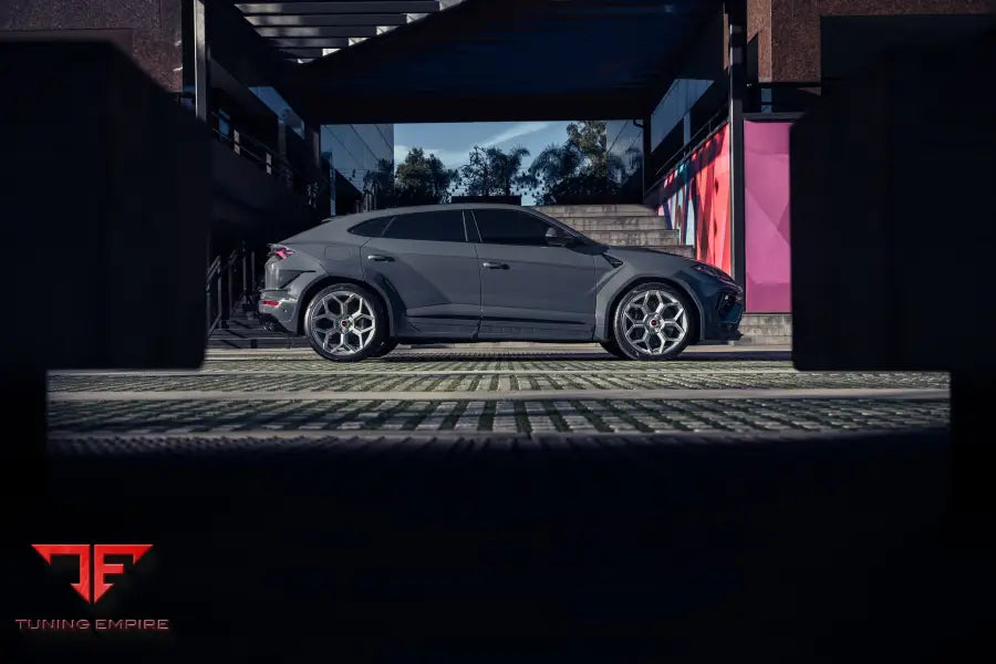 LAMBORGHINI URUS FORGED WHEELS AND EXHAUST SYSTEM